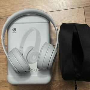 Beats Solo 4 Wireless On-Ear Headphones - Gray